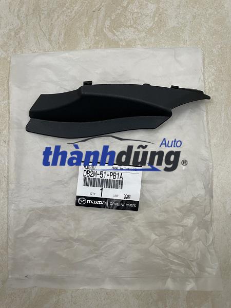 ỐP CHÂN KÍNH CHẮN GIÓ TRÁI MAZDA 2