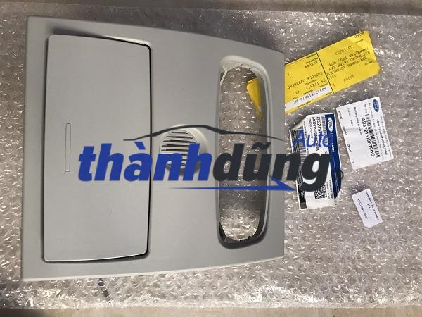 ỐP ĐÈN TRẦN FORD RANGER 2013-2018