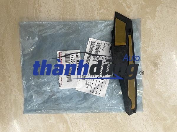 ỐP CHÂN KÍNH CHẮN GIÓ TOYOTA INNOVA 2009-2014