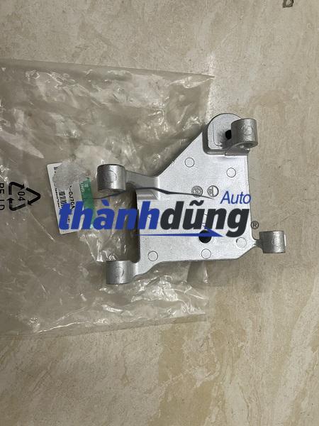 GIÁ BẮT CHÂN MÁY NISSAN LIVINA 2008-2011