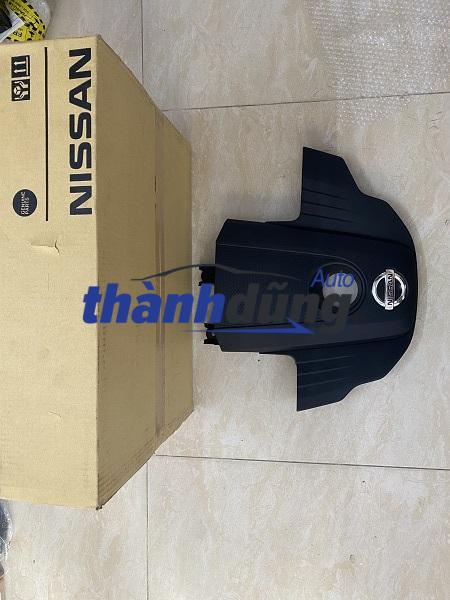 NẮP CHE ĐỘNG CƠ NISSAN NAVARA
