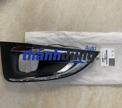 ỐP ĐÈN GẦM PHẢI PEUGEOT 3008