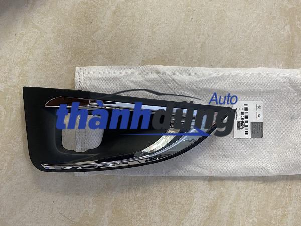 ỐP ĐÈN GẦM PHẢI PEUGEOT 3008