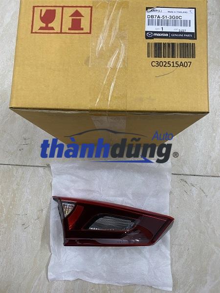 ĐÈN HẬU MIẾNG TRONG CỐP MAZDA 2