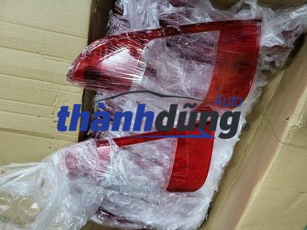 VỎ ĐÈN HẬU TOYOTA INNOVA 2013