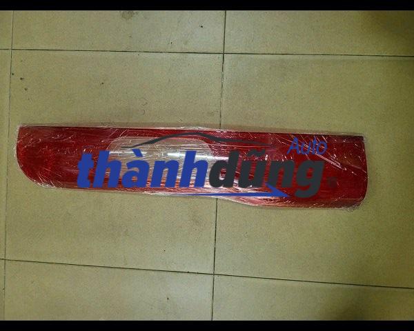 VỎ ĐÈN HẬU FORD TRANSIT 2015