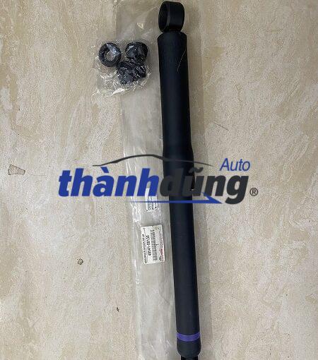 PHUỘC NHÚN SAU TRÁI TOYOTA HILUX