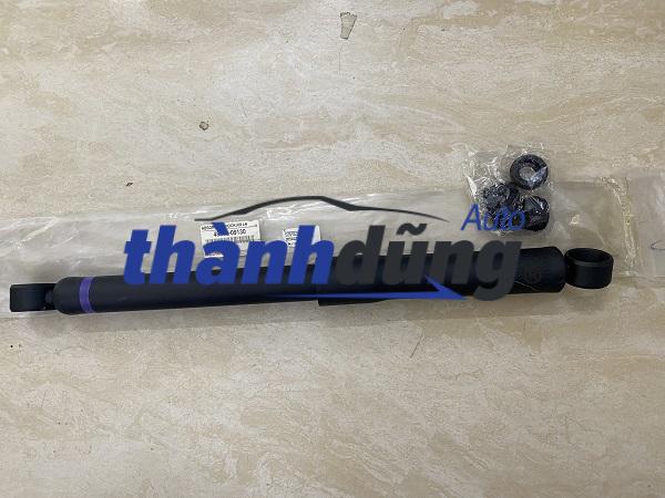 PHUỘC NHÚN SAU TRÁI TOYOTA HILUX