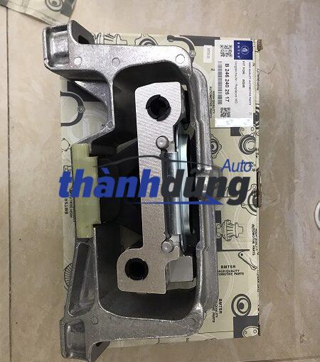 CHÂN MÁY PHẢI MERCEDES CLA250