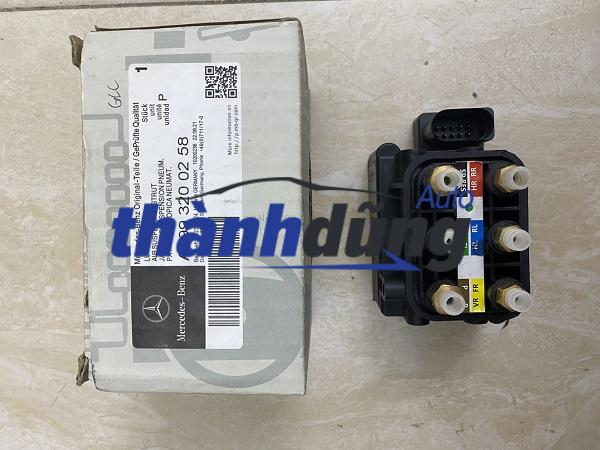 VAN CHIA HƠI NÂNG GẦM MERCEDES GLC350