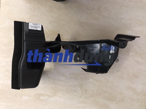 ỐP NHỰA KÉT NƯỚC PHẢI FORD RANGER