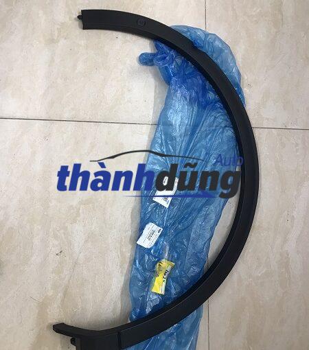 ỐP HÔNG BÁNH SAU FORD TERRITORY