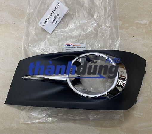 ỐP ĐÈN GẦM PHẢI TOYOTA FORTUNER