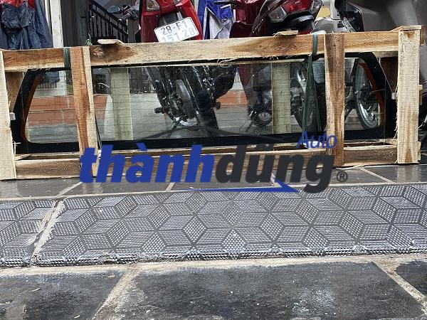 KÍNH THÙNG SAU ISUZU DMAX