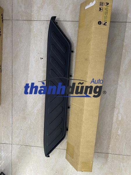 ỐP NHỰA CẢN SAU NISSAN NAVARA