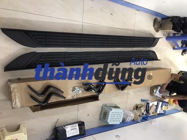 BỆ BƯỚC CHÂN FORD RANGER 2018