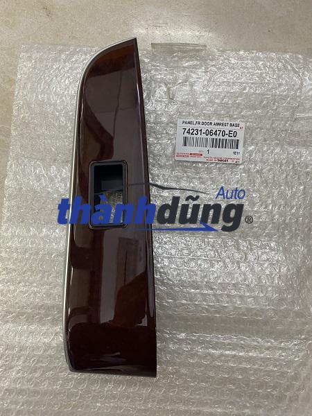 ỐP CÔNG TẮC LÊN KÍNH TOYOTA CAMRY 2016