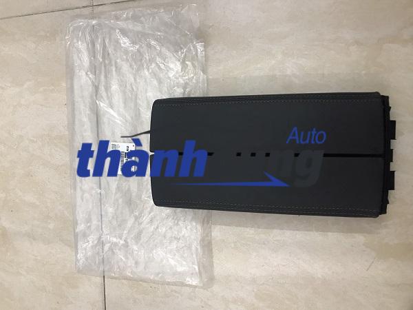 BỆ TỲ TAY PEUGEOT 3008