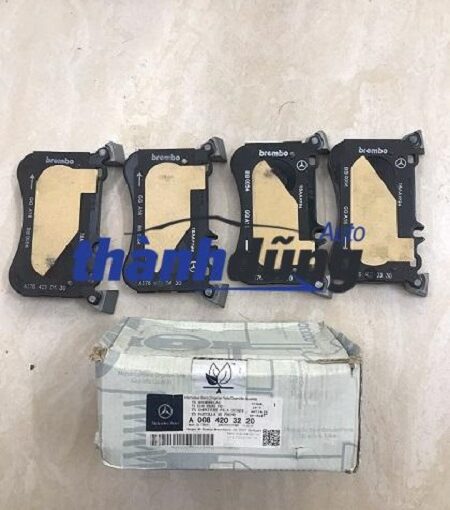 BỐ THẮNG TRƯỚC MERCEDES A45 AMG