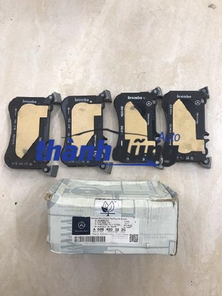 BỐ THẮNG TRƯỚC MERCEDES A45 AMG