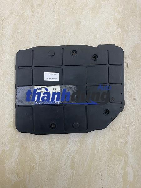 NẮP ĐẬY HỘP ECU FORD FOCUS 2012