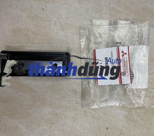 TAY MỞ BÁNH DỰ PHÒNG MITSUBISHI JOLIE