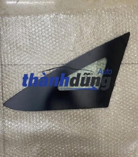 KÍNH TAM GIÁC XE FORD FOCUS