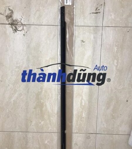 NẸP CHÂN KÍNH TRƯỚC XE MITSUBISHI XPANDER