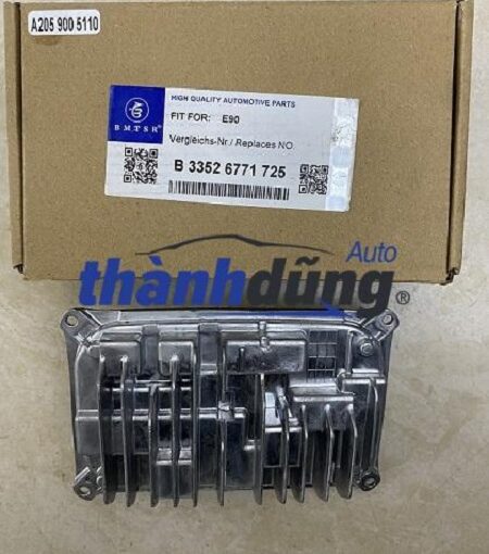 BA LÁT ĐÈN PHA XE MERCEDES C300