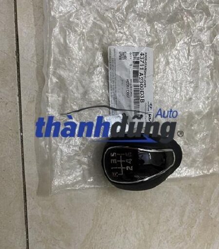 TAY NẮM CẦN SỐ XE KIA CERATO