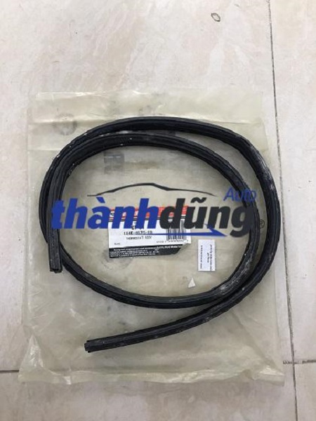 GIOĂNG KÍNH CHẮN GIÓ XE FORD FOCUS 2012