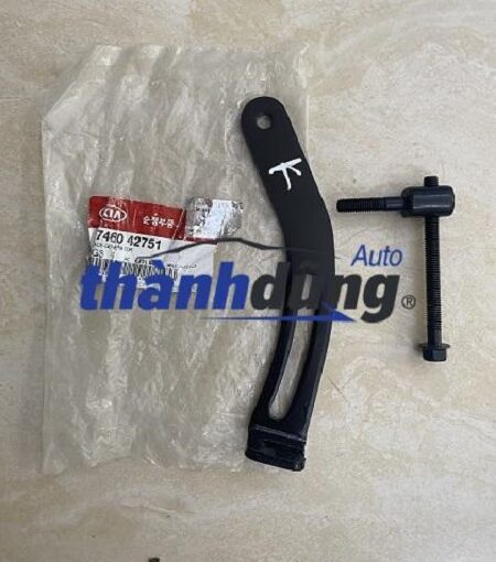 TĂNG CHỈNH DÂY CUROA MÁY PHÁT HYUNDAI STAREX 2010