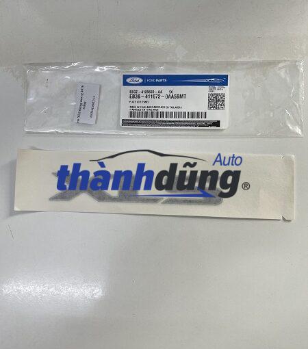 CHỮ XLS VIỀN TRẮNG BƯỞNG SAU FORD RANGER