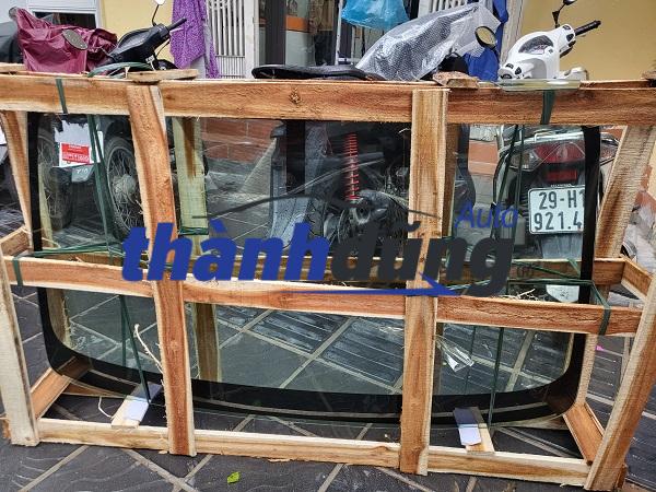 KÍNH CHẮN GIÓ TRƯỚC NISSAN NAVARA D40T