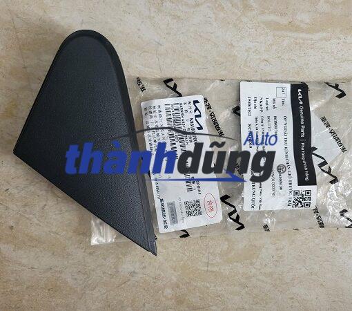 ỐP NHỰA TAM GIÁC GƯƠNG CHIẾU HẬU KIA SOLUTO