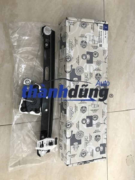 COMPA LÊN KÍNH SAU XE BMW 325I