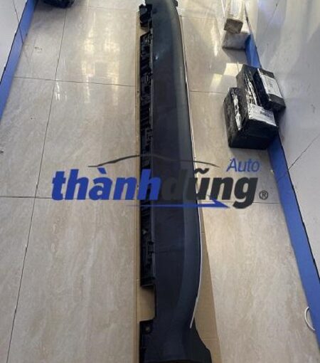 BẬC LÊN XUỐNG XE MERCEDES GLC300