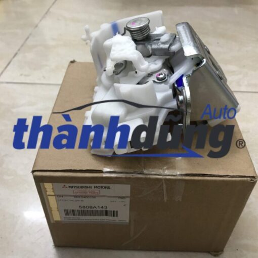 Ổ NGẬM CỐP HẬU OUTLANDER