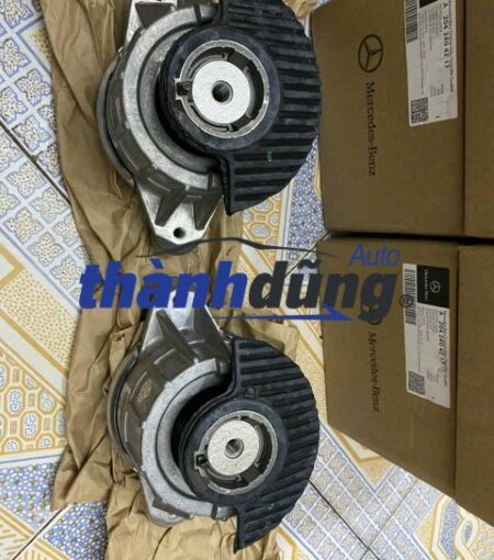 CAO SU CHÂN MÁY XE MERCEDES C200