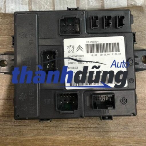 HỘP ĐIỀU KHIỂN CỐP HẬU XE PEUGEOT 5008