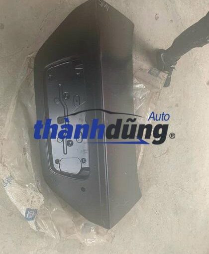 CỐP HẬU MAGNUS 2002