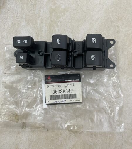 CÔNG TẮC LÊN KÍNH MITSUBISHI OUTLANDER 2021