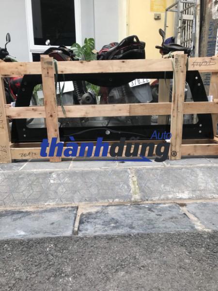 KÍNH THÙNG SAU MITSUBISHI TRITON 2006-2015