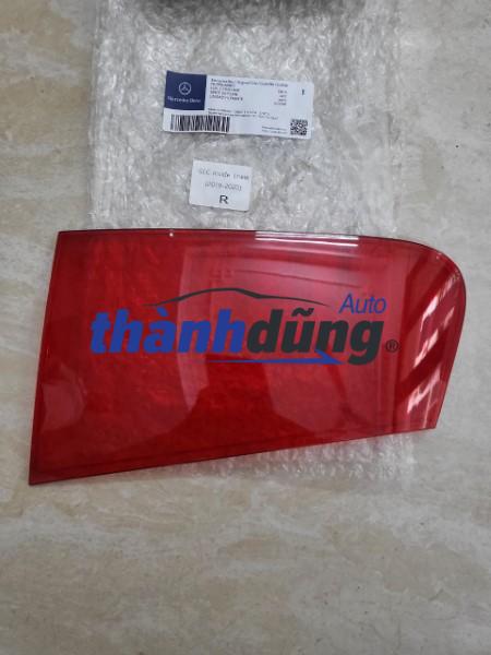 VỎ MẶT ĐÈN HẬU TRONG MERCEDES GLC230