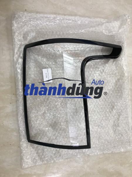 ỐP MẶT ĐÈN HẬU RANGE ROVER