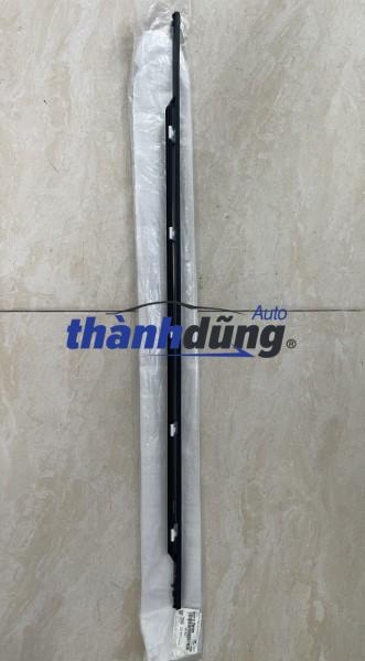 NẸP CHÂN KÍNH TRƯỚC HYUNDAI SATNAFE 2016