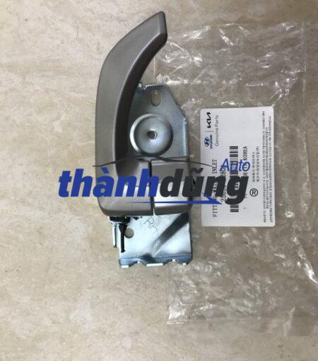TAY MỞ CỬA TRONG PHẢI HYUNDAI HD210