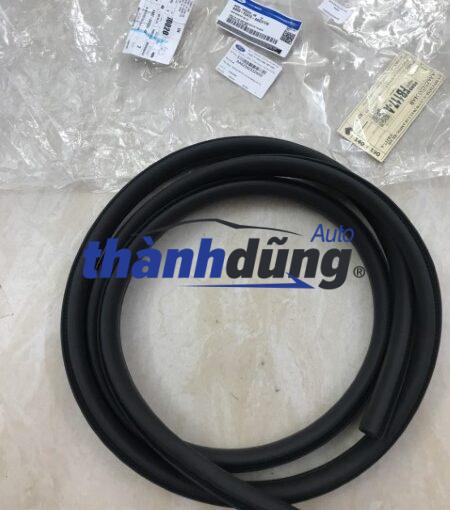 GIOĂNG THÂN XE FORD FIESTA 2012