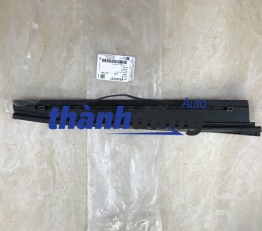 ỐP TRỤ DỌC CỬA XE DAEWOO LANOS 2002