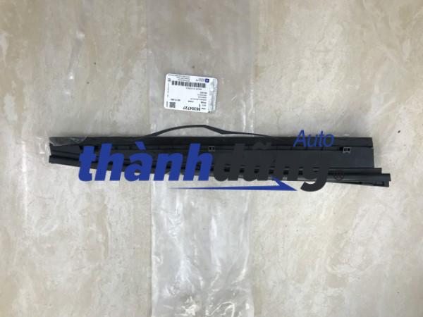 ỐP TRỤ DỌC CỬA XE DAEWOO LANOS 2002